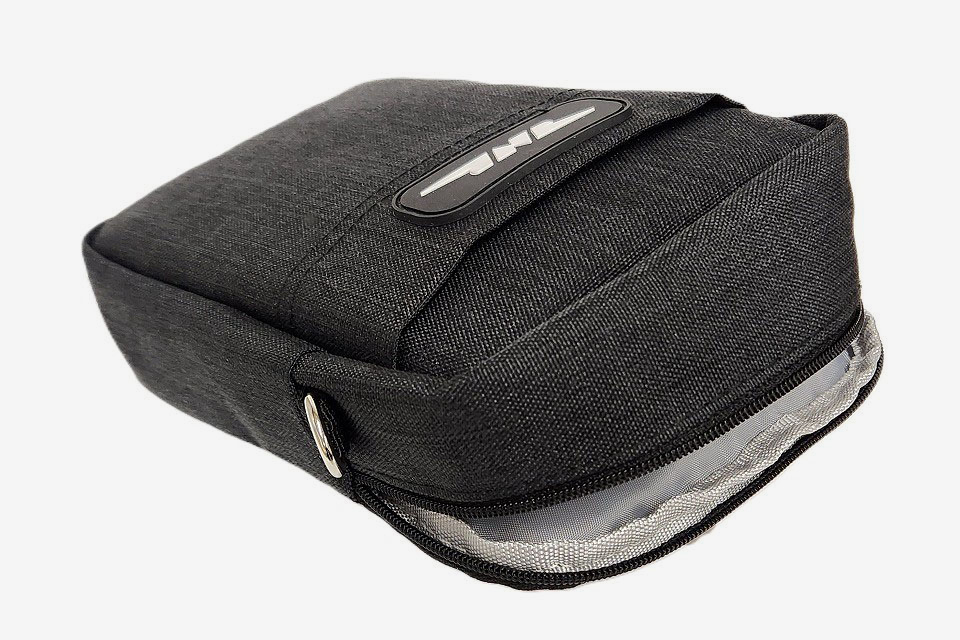 JNR ロゴマーク付きショルダーポーチ (撥水タイプ)