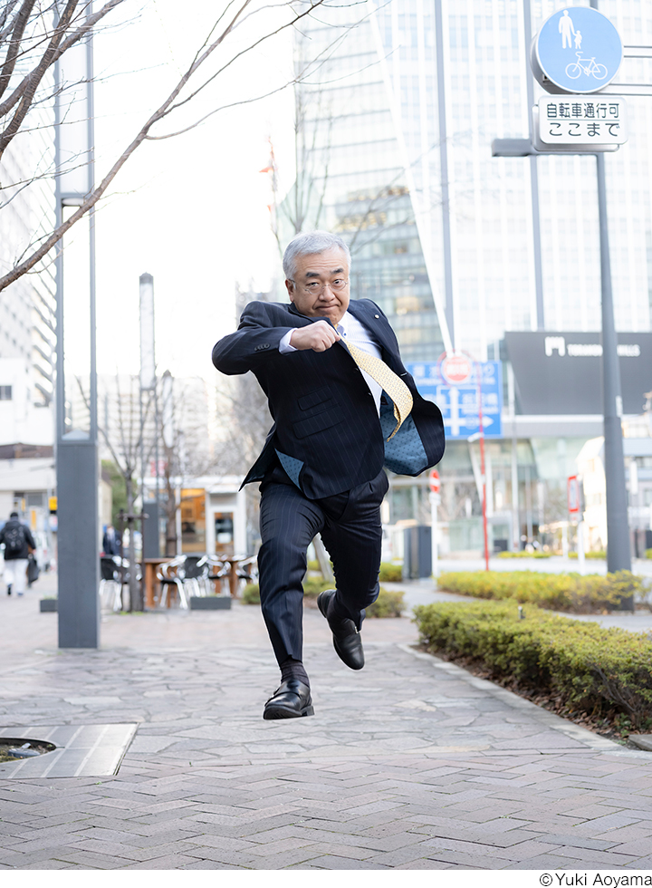 「I AM OVER THE MOON」青山裕企 写真家20周年記念展 Then＆Now (いままでとこれから)