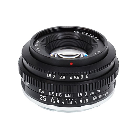 実売1万円を切った！ 軽くて小さい、開放F1.8を誇る単焦点レンズ「SG