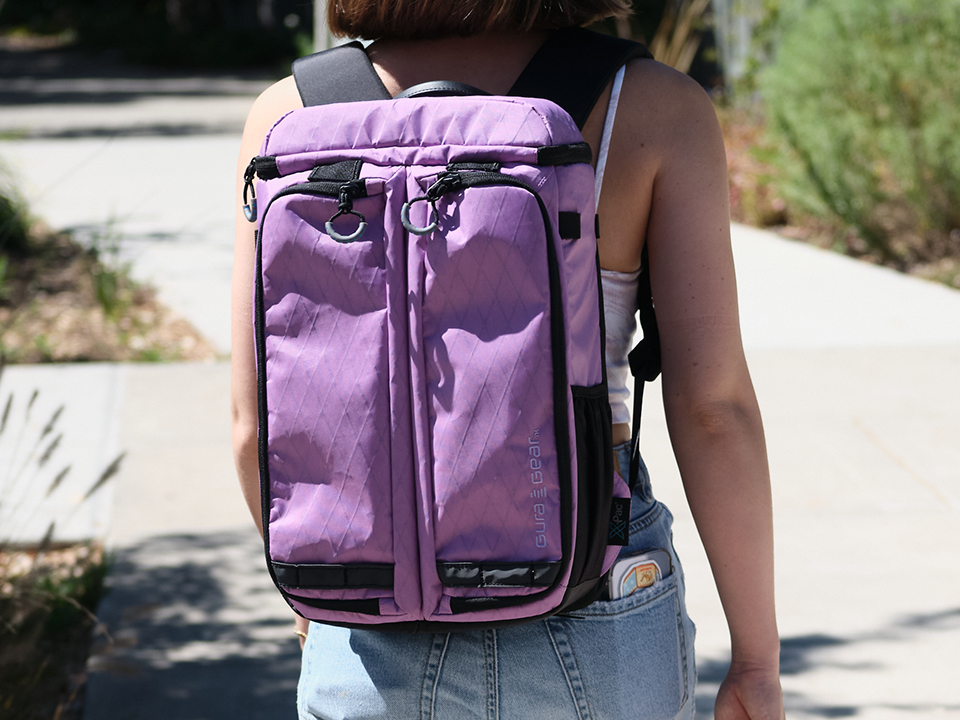 カラフルなバックパックが登場！ コンパクトで身軽な撮影に適した