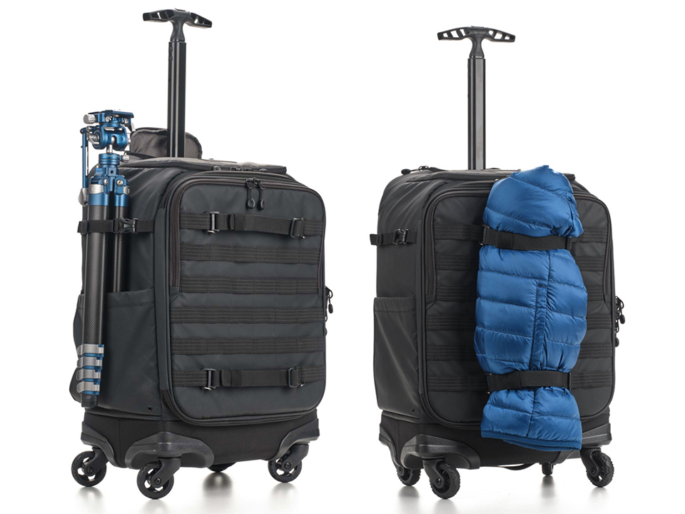 キャリーバッグとバックパックの2WAY、閉じたままトップから出し入れ