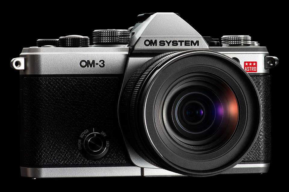 赤い星雲を色鮮やかに！ 天体撮影用のミラーレスカメラ「OM SYSTEM OM