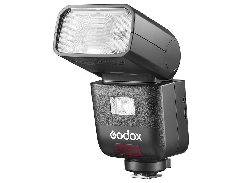 コンパクトでもGN50！ TTL対応の多機能クリップオンストロボ「GODOX 