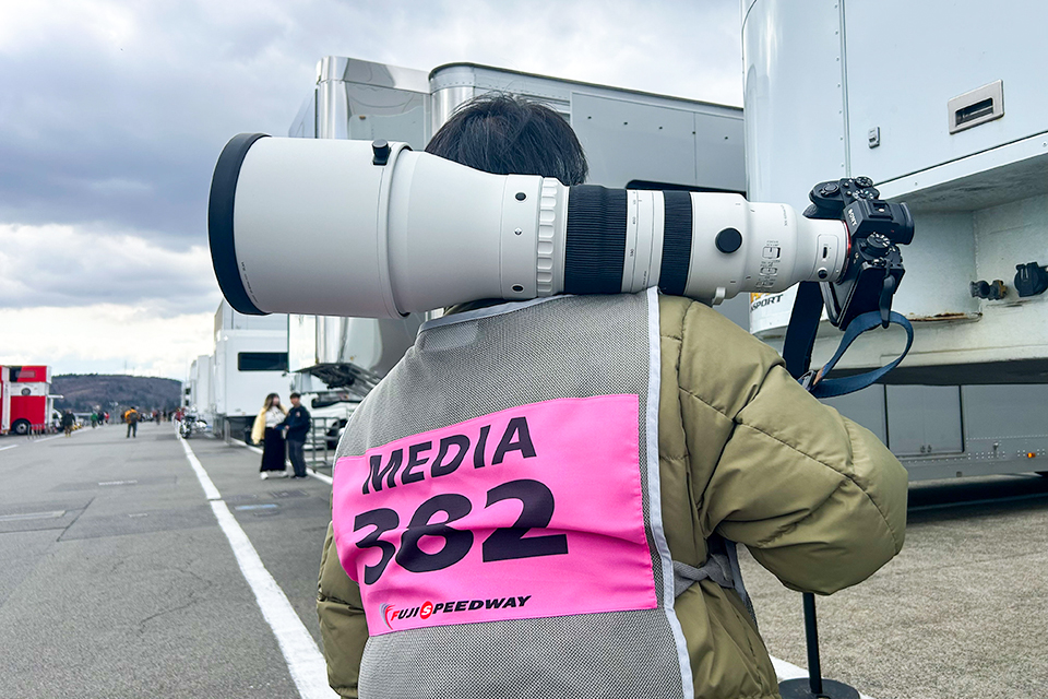 実写レビュー】感動モノの描写力！ サーキットで「Sigma 300-600mm F4