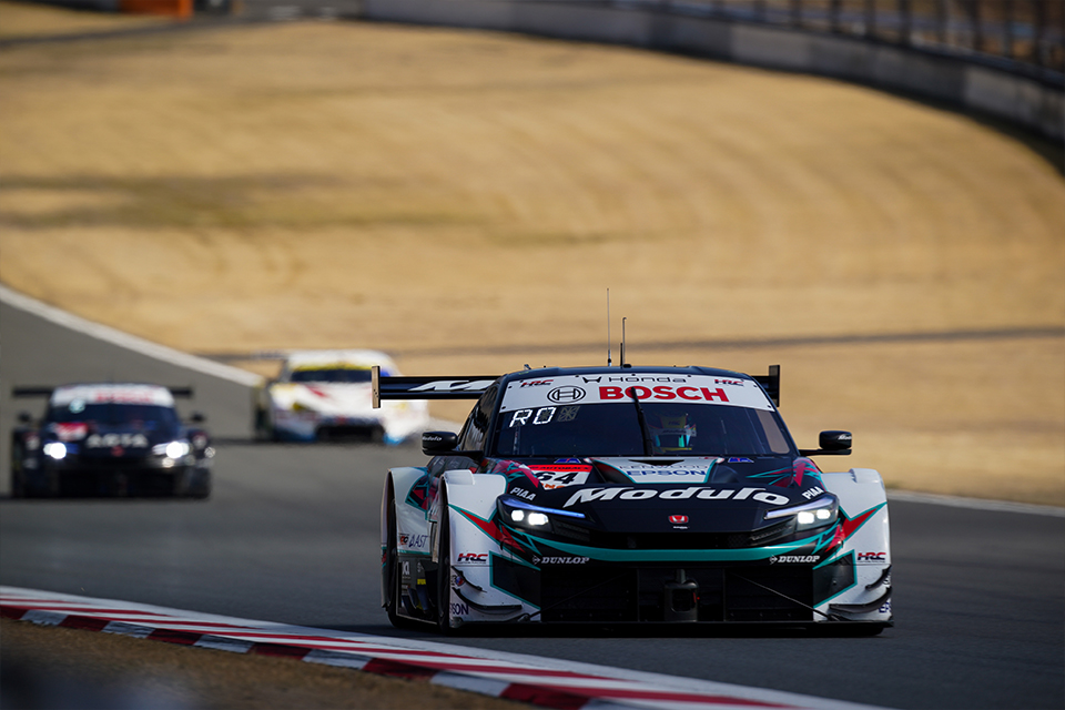 Sigma 300-600mm F4 DG OS | Sports レビュー