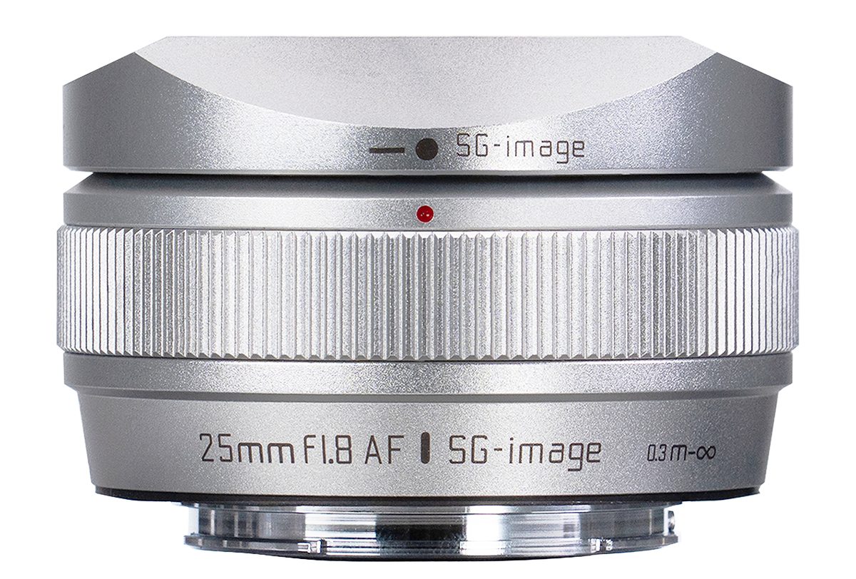 AF対応で実売2万円台！ 開放F1.8の薄型軽量レンズ「SG-image AF 25mm