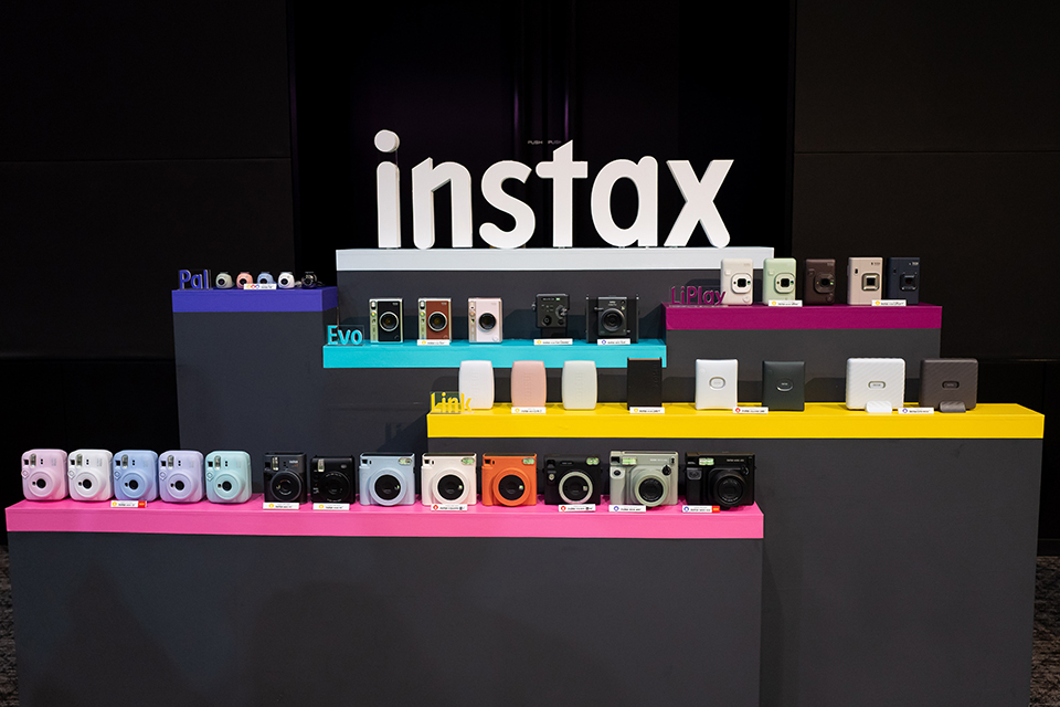 処分したいので最終値下げ　まさみ チェキ 13枚 チェキ”のエントリーモデル「instax mini 13」を触ってみた！ セルフ