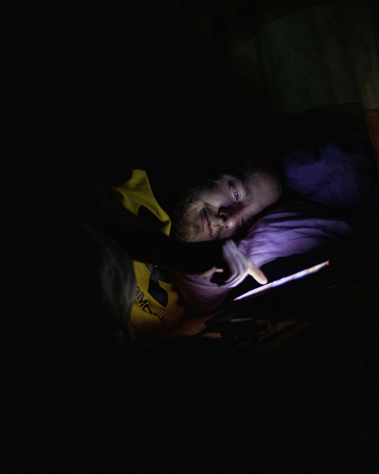 第34回林忠彦賞受賞記念写真展 : 佐々木 康「XEPCOH ヘルソン−ミサイルの降る夜に」