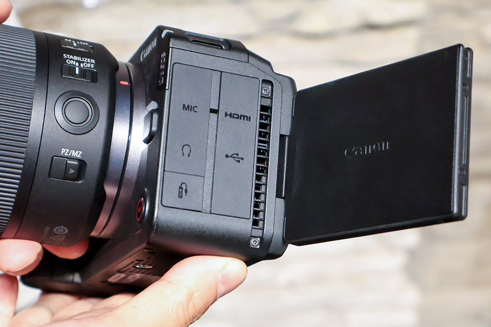 キヤノンVシリーズ初のフルサイズミラーレスカメラ「EOS R6 V」を触っ