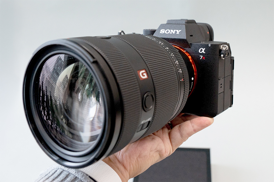 6680万画素に超高画素化したフルサイズミラーレスカメラ「ソニー α7R