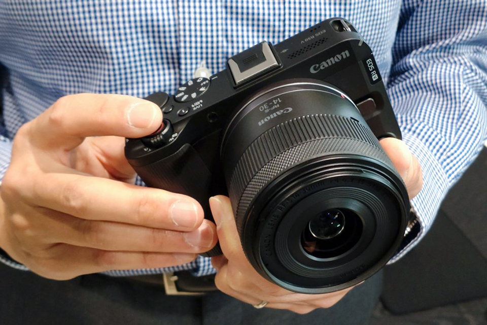 キヤノン「EOS R50 V」「PowerShot V」がアップデート、動画撮影時の