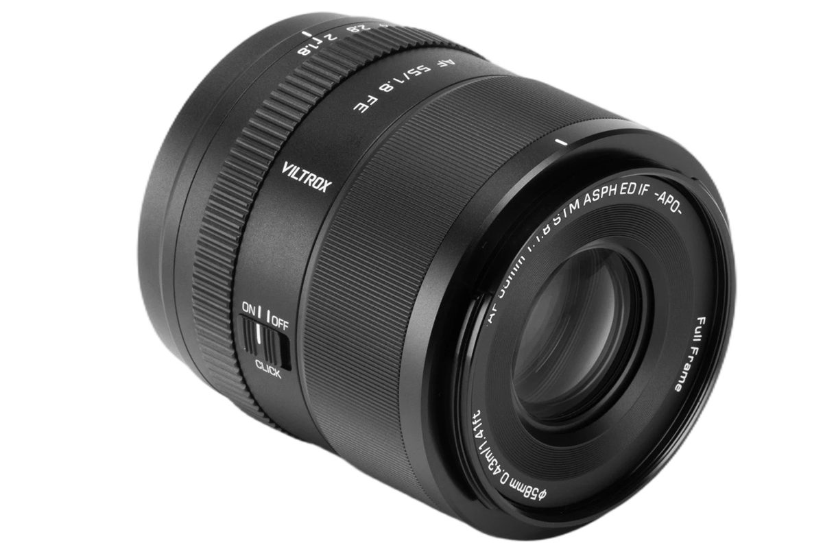 リーズナブルな開放F1.8が登場！ AF対応で使いやすい標準レンズ