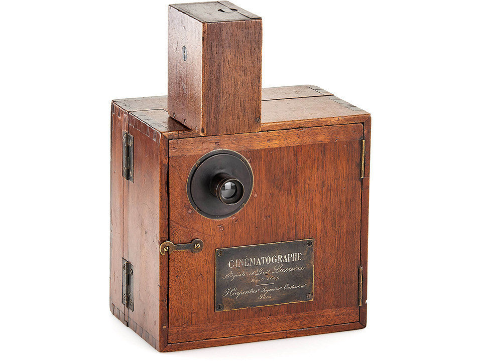 Lumière Cinématographe outfit