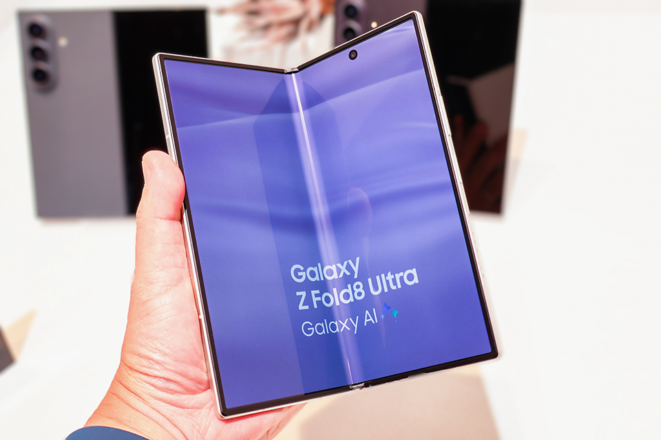 Galaxy Z Fold8 Ultra