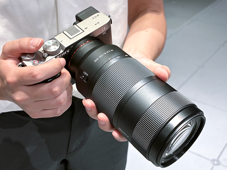 超軽量でコスパに優れた超望遠ズームレンズ「FE 100-400mm F5.6-8 OSS