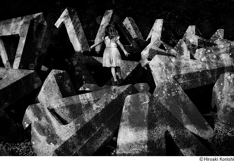 見えないものを見る” 不穏な気配が漂う世界へいざなう 小西弘晃写真展