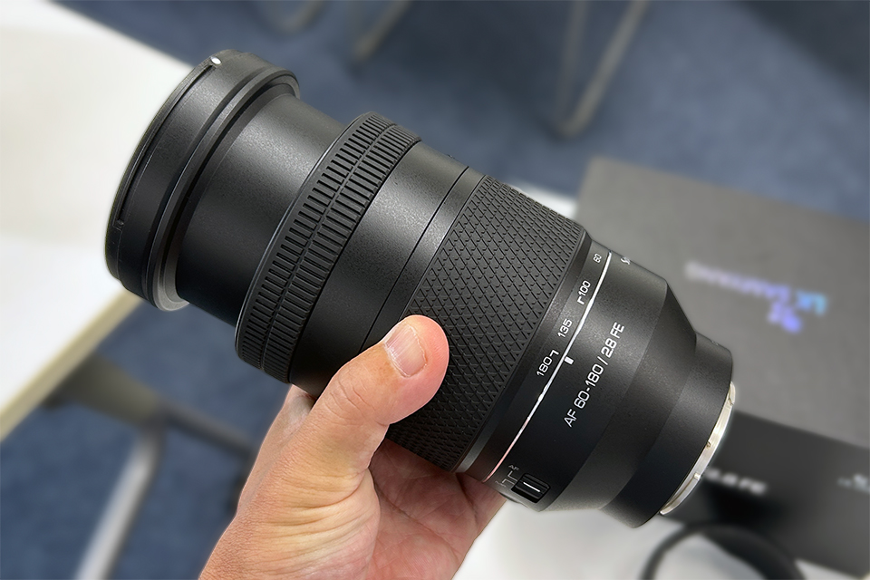 SAMYANG AF 60-180mm F2.8