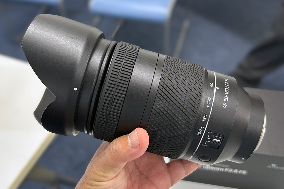 SAMYANG AF 60-180mm F2.8