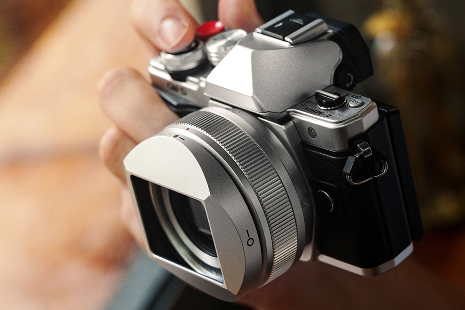 2万円台の小型軽量F1.8レンズ「SG-image AF 25mm F1.8」マイクロフォー