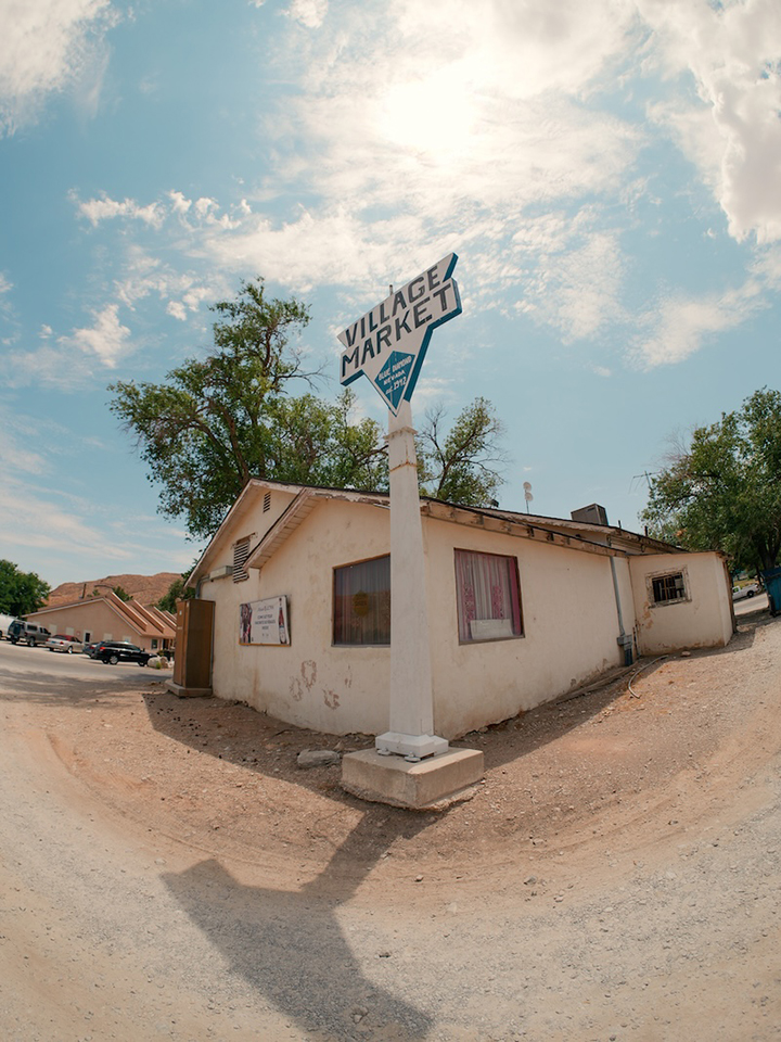 MAX AF 10mm F2.5 Fisheye