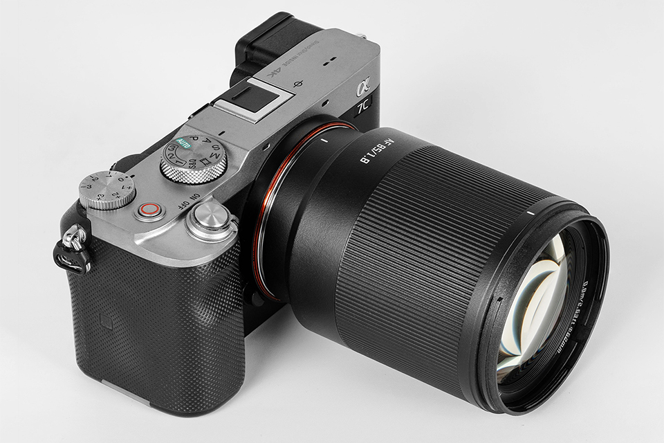 2万円台の明るい中望遠レンズ「TTArtisan Neo AF 85mm f/1.8」外観の