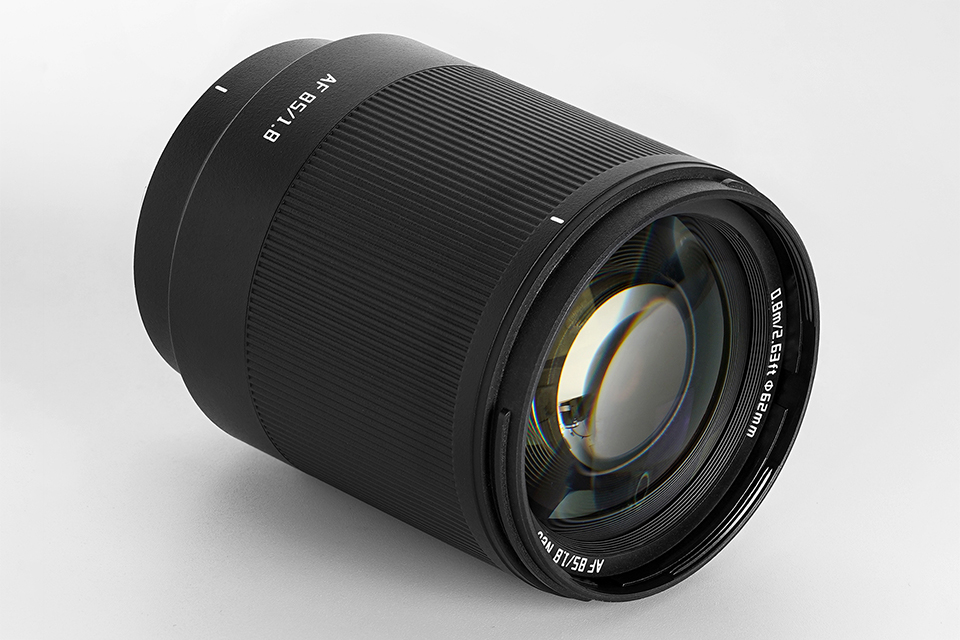 2万円台の明るい中望遠レンズ「TTArtisan Neo AF 85mm f/1.8」外観の