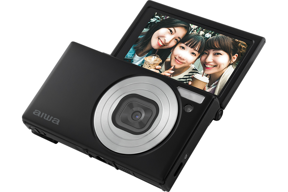 実売1万円台で買えるポケットサイズの薄型カメラ「aiwa cam DCB-3