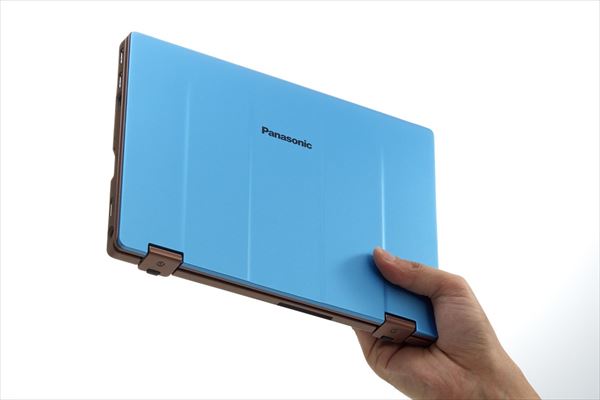 ビジネス用途を突き詰めると2 in 1PCはこうなる。