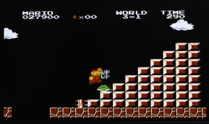 ↑ちなみに同作では、自機”無限増殖”の裏技も有名だった。3-1の階段で、ノコノコを踏み続けると成功する。ただし、増やしすぎるとゲームオーバー！