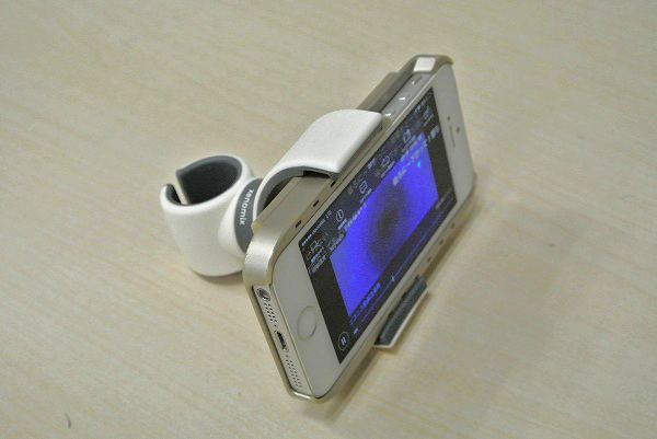 ↑ゴツいケースの上からでも使えます!