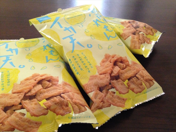 広島の大躍進スナック菓子「イカ天瀬戸内れもん味」はうどんにかけると涙が出るほど旨い