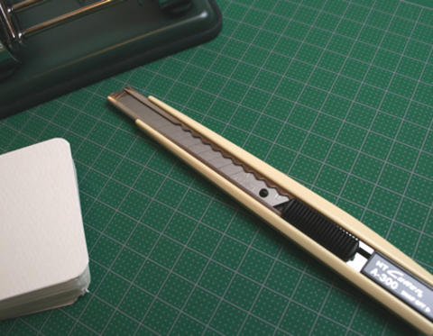 ベージュの色味が歴史を感じさせる定番商品
