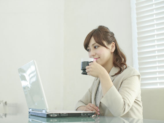 忙しい仕事中に小腹が減ったら！ スティックタイプの栄養機能食品おすすめ5選