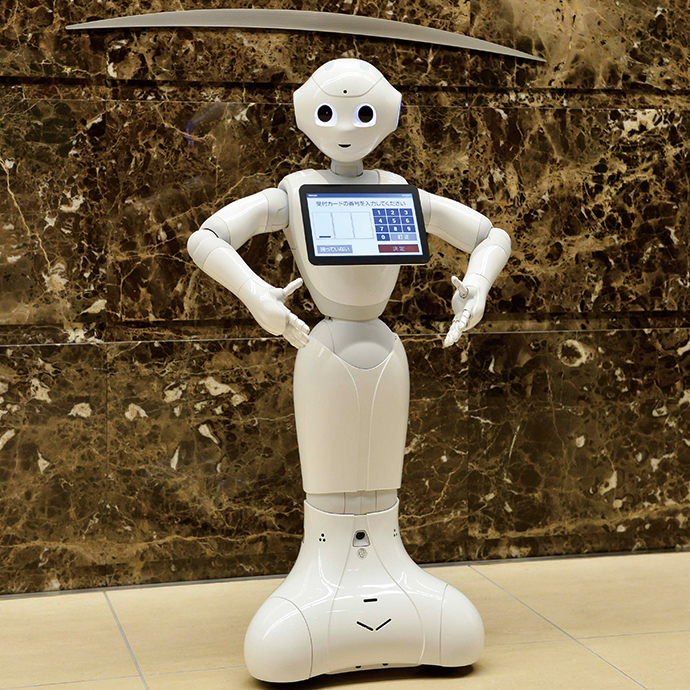 街中で活躍するPepperくんのお仕事風景レポート！ ロボット普及のカギは!?