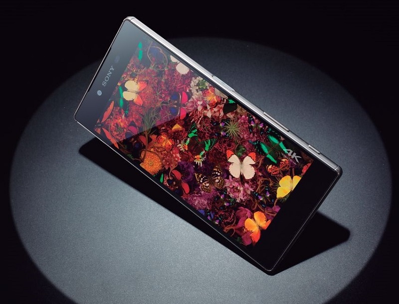 “手のひら4K”時代の到来で、スマホスタイルはどう変わる？