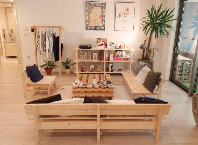 気軽に作れるDIY家具 “平日大工”インテリアが急増中！