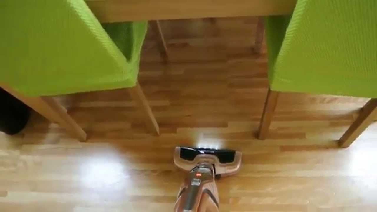 エレクトロラックスの2in1掃除機のヘッドの動きで掃除がやめれないとまらない