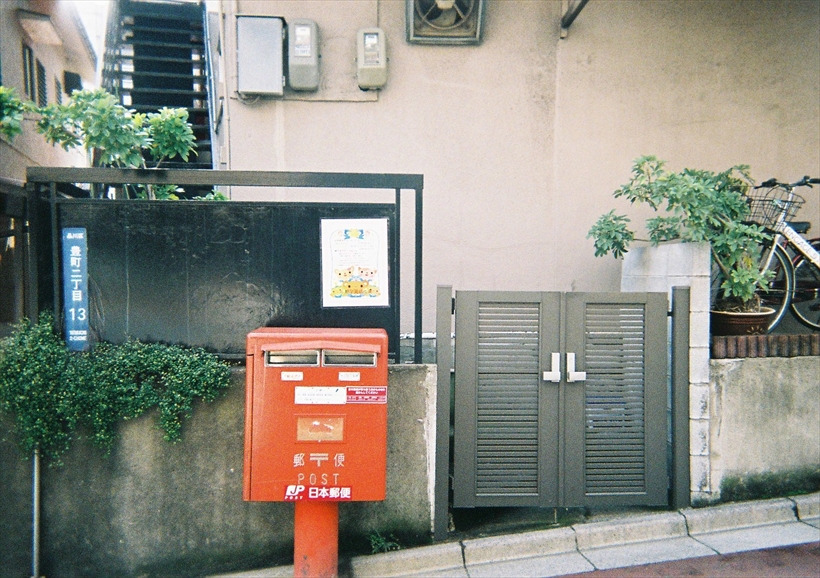 【プロカメラマン全敗！】どっちが「写ルンです」で撮った写真でしょうか？