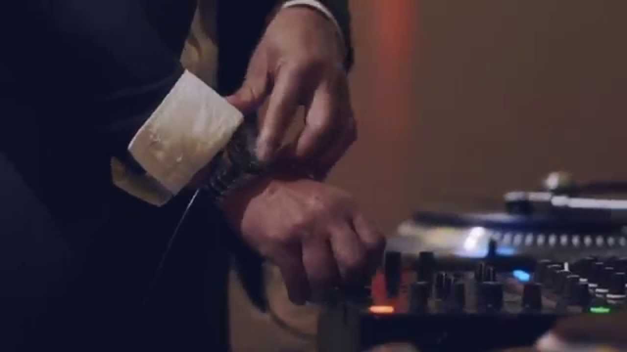 腕時計でDJプレイするムービーが話題沸騰中！【動画】