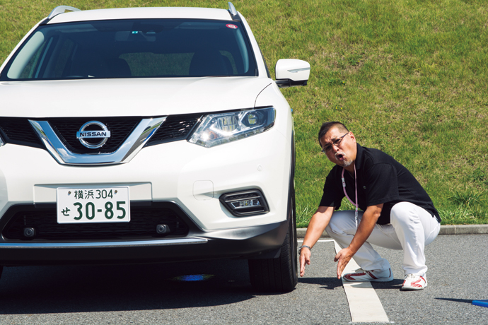 【考察】自動車メーカーがアピールする駐車サポート機能　その実用性とその未来