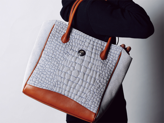 【別注品】シンプルさと使いやすさを徹底的に追求！ 帆布でクロコ柄を表現したユニークトート