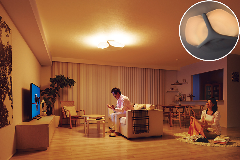 人がいない空間のパネルを消灯。必要な場所のみに明かりを届け、消費電力を抑えられます