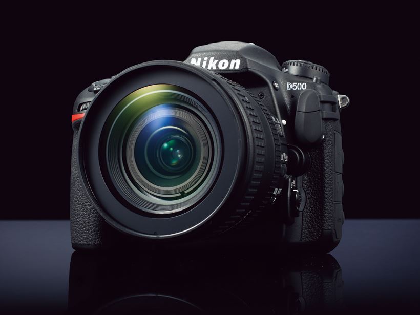 最上位機の半額以下!　ニコンのもうひとつのフラッグシップ機「D500」の魅力