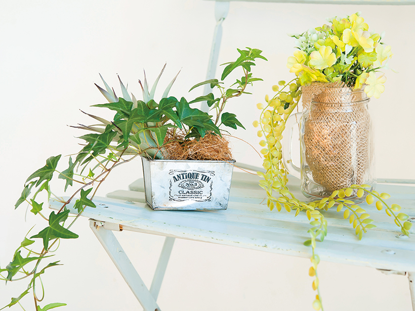 【ダイソー】100均アイテムで華やかな寄せ植えをアレンジ! コツはフェイク×本物MIX