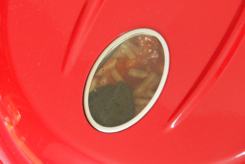 ↑焼き加減は、フタにある小さな窓からチェックすることもできます