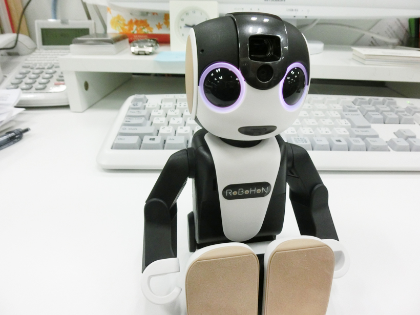 【製品版ロボホン・動画レビューその1】まずはニックネームで呼び捨てにされキュンと来た