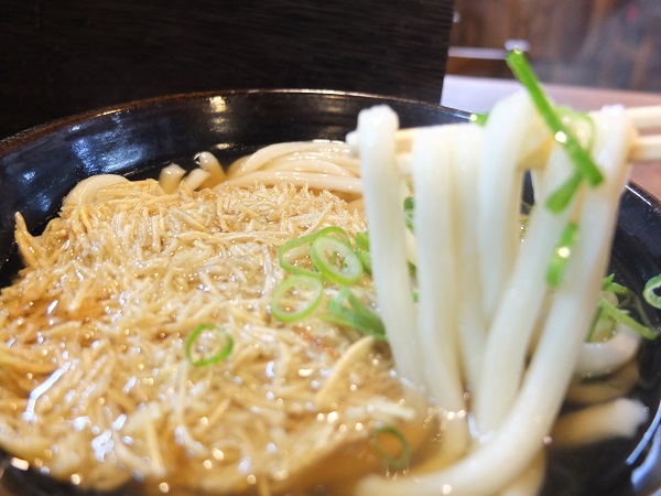 「外ふわ中モチ」でつゆのウマさが沁みる！　爆安価格の福岡「大力うどん」は全国区の実力と断言！