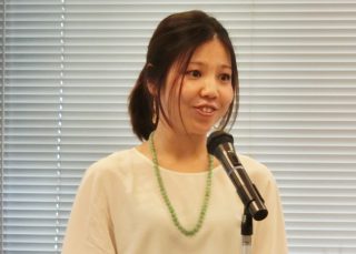 ↑呼吸トレーニングを監修したヨガインストラクターの椎名慶子(しいな よしこ)先生。トレーニングの音声は椎名先生ご本人が担当しています