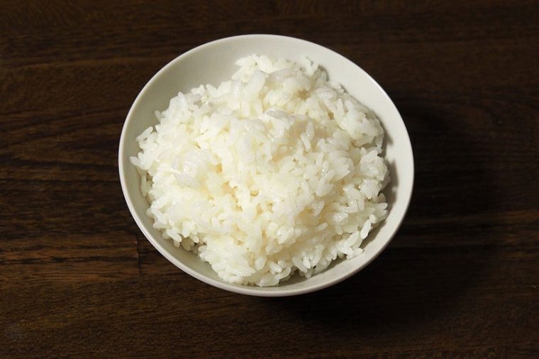 ↑0.5合をすべて茶わんによそうと、この程度の量。小さめの茶わんなので、女性の一食分にちょうどだと感じました
