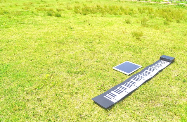 持ち運べる! 折りたためる!! そんな奇跡のピアノ「大人の紙鍵盤」って!?